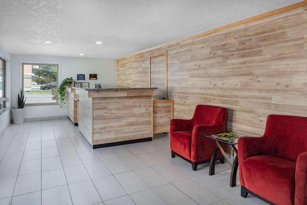 Travelodge By Wyndham Newport Interieur foto